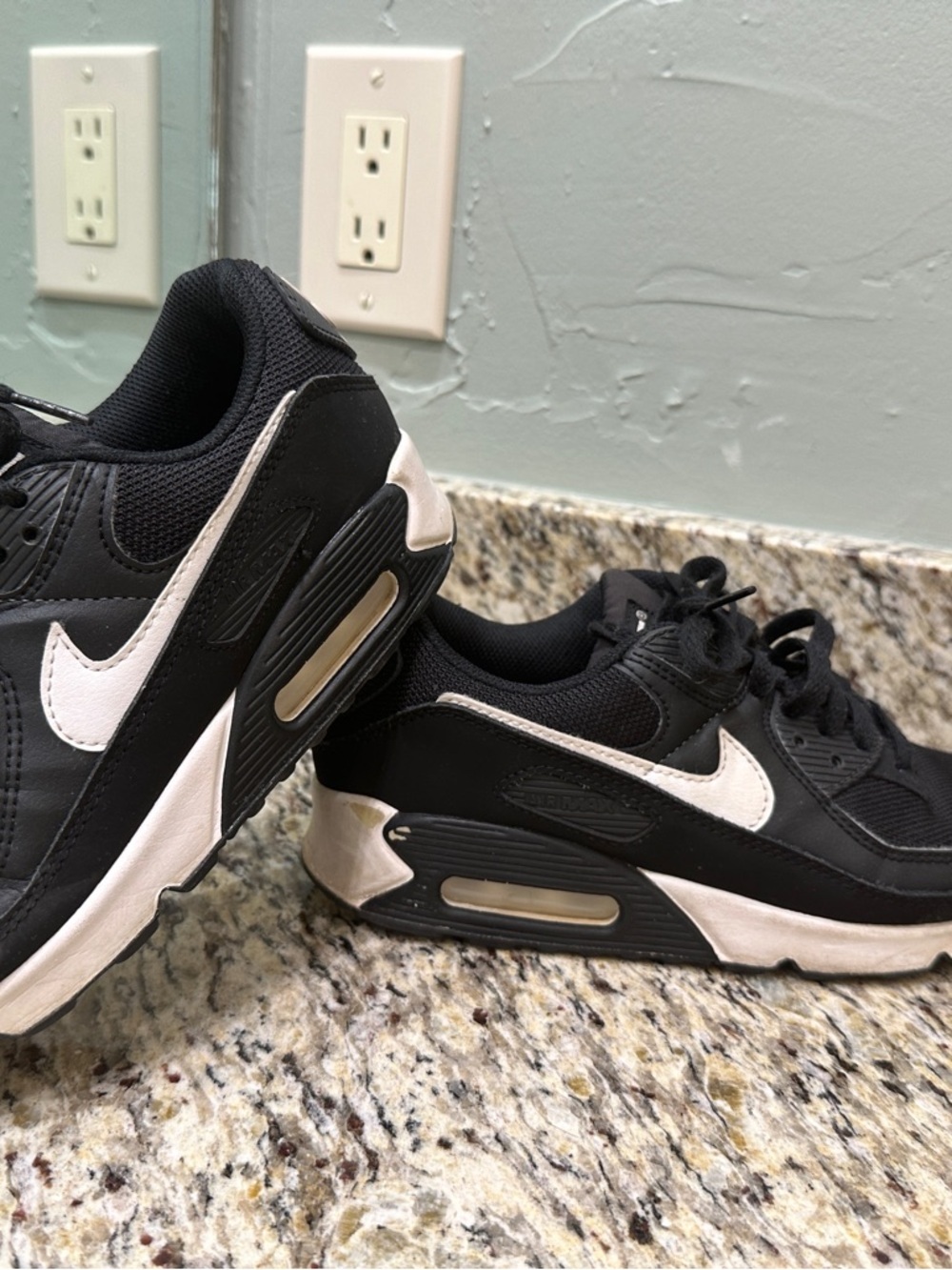 Women's Nike‎ Black and White Low-Top Running Sneakers